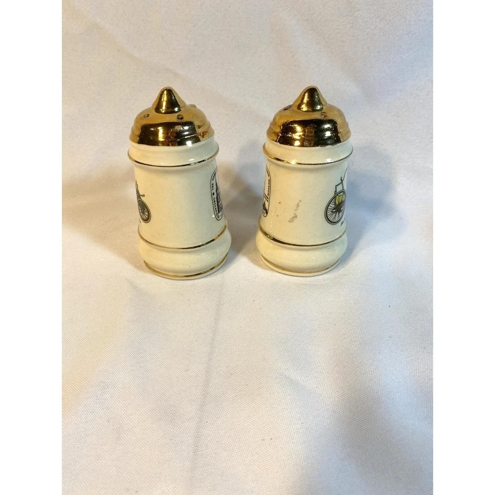VINTAGE‎ henry ford museum green field village salt pepper shakers